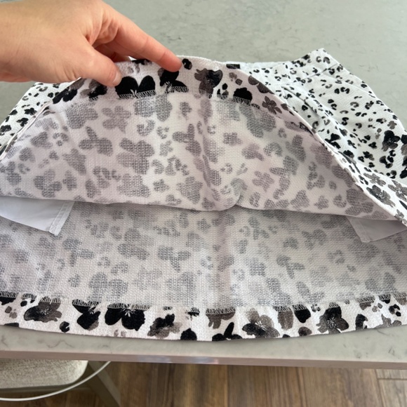 Banana Republic Skirt with pockets - Picture 3 of 4